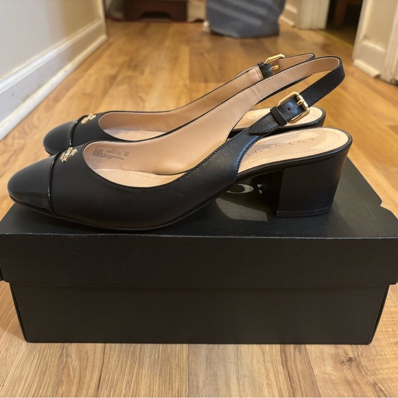 Coach Shoes Size 9.5 - Picture 2 of 3